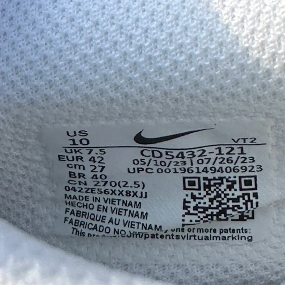 Nike Air Max Excee Low Womens 10 Mens 8.5 All White Lifestyle Casual Sneaker NEW